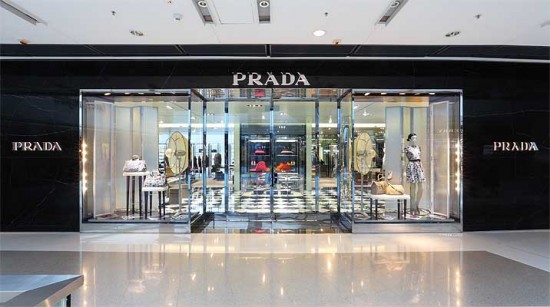 Prada, boutique in restauro a Hong Kong