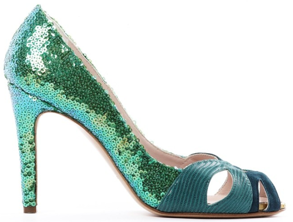 De Siena, décolleté spuntata in pelle e micro paillettes in verde smeraldo